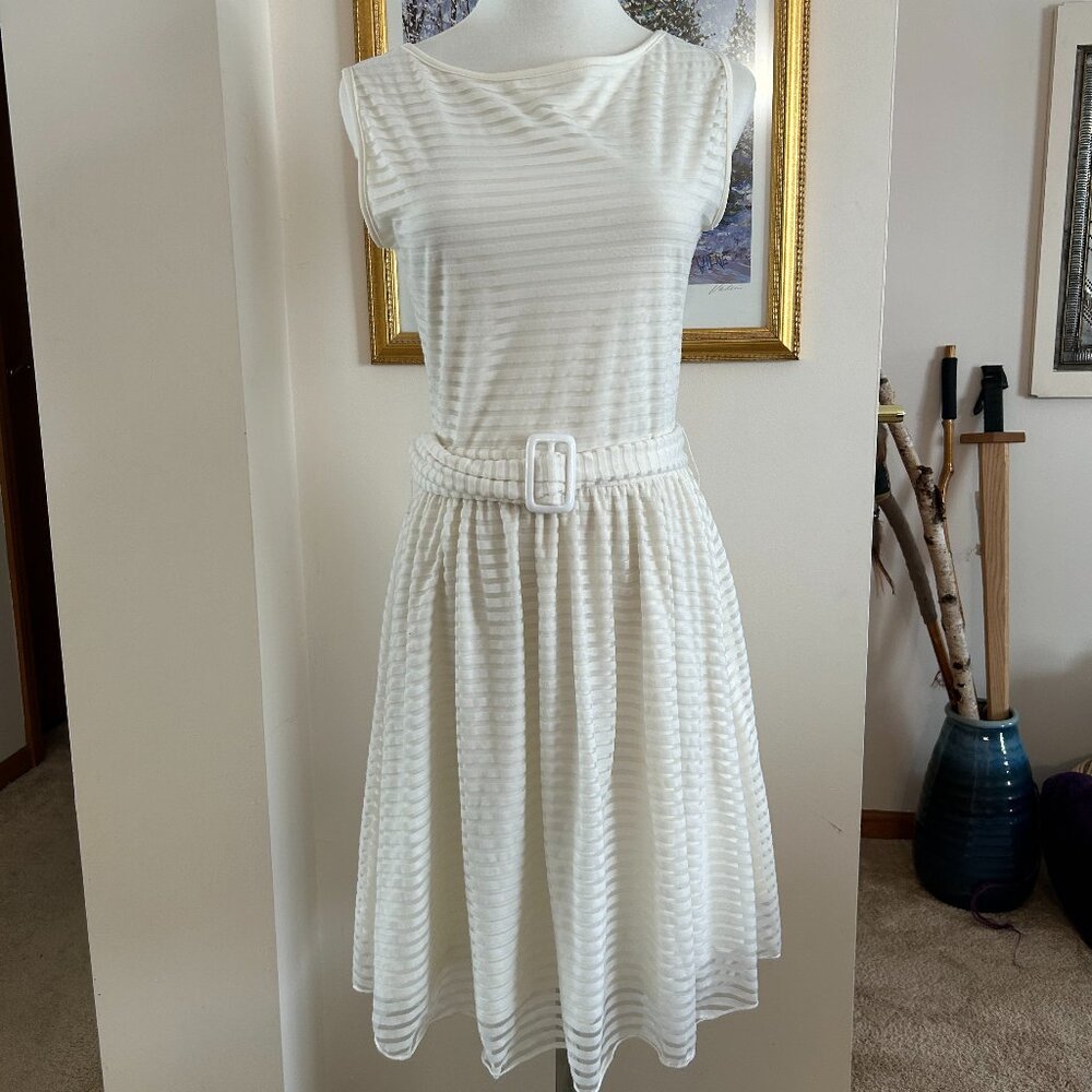 Vfish Sleeveless A-line Dress size Medium